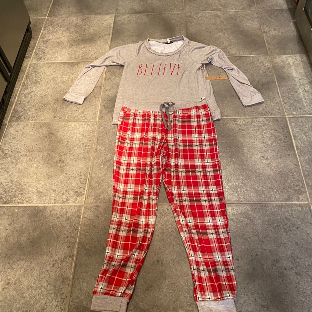 Rae Dunn believe Christmas pajama set